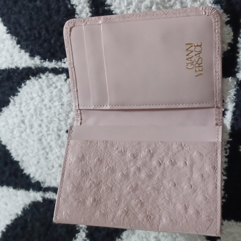 Gianni Versace Genuine Ostrich Blush Pink Card Wallet - Picture 3 of 7
